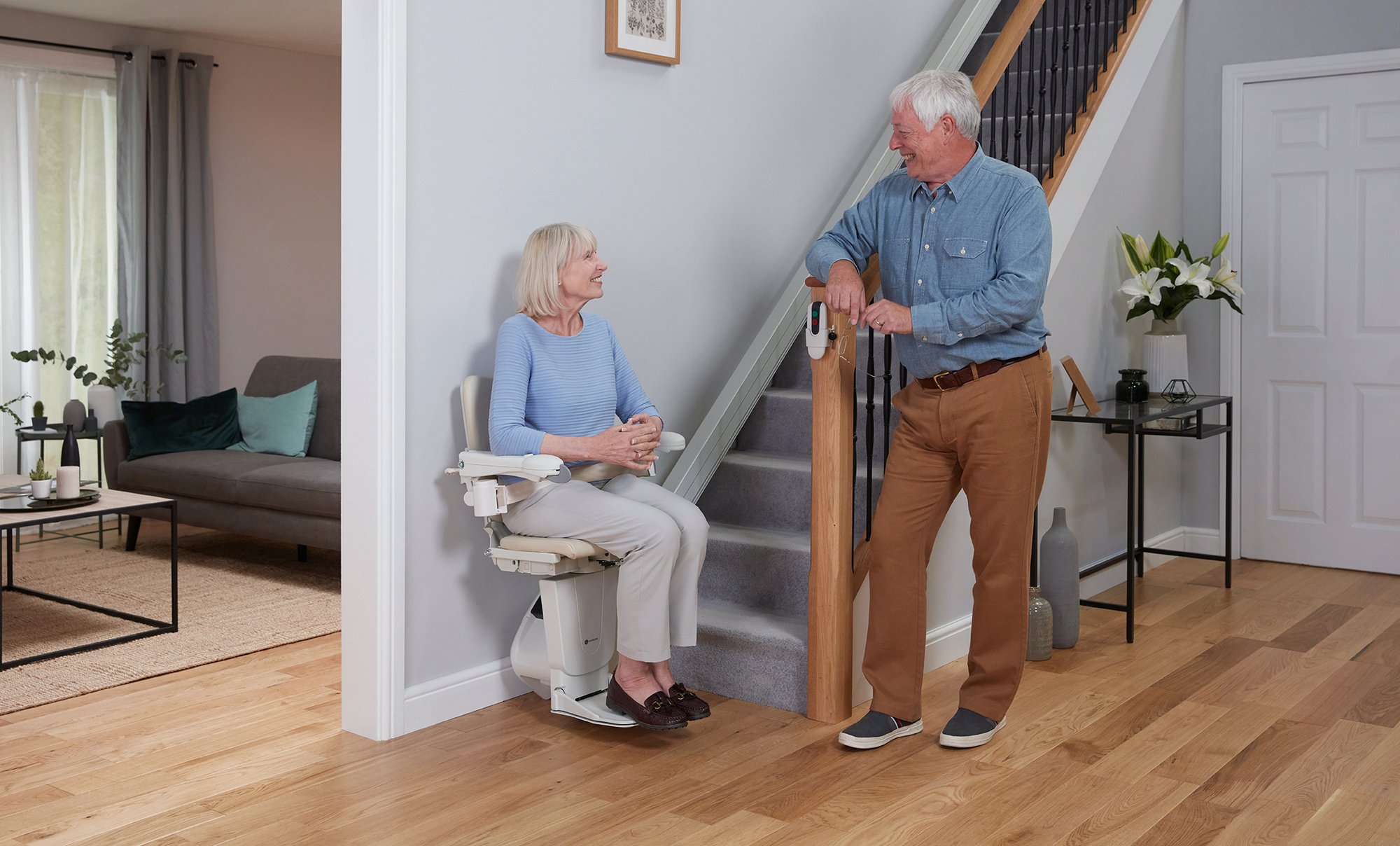 1100-couple-with-stairlift-2-2