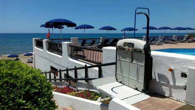 2-V65 Oudoor Platform Lift-LR