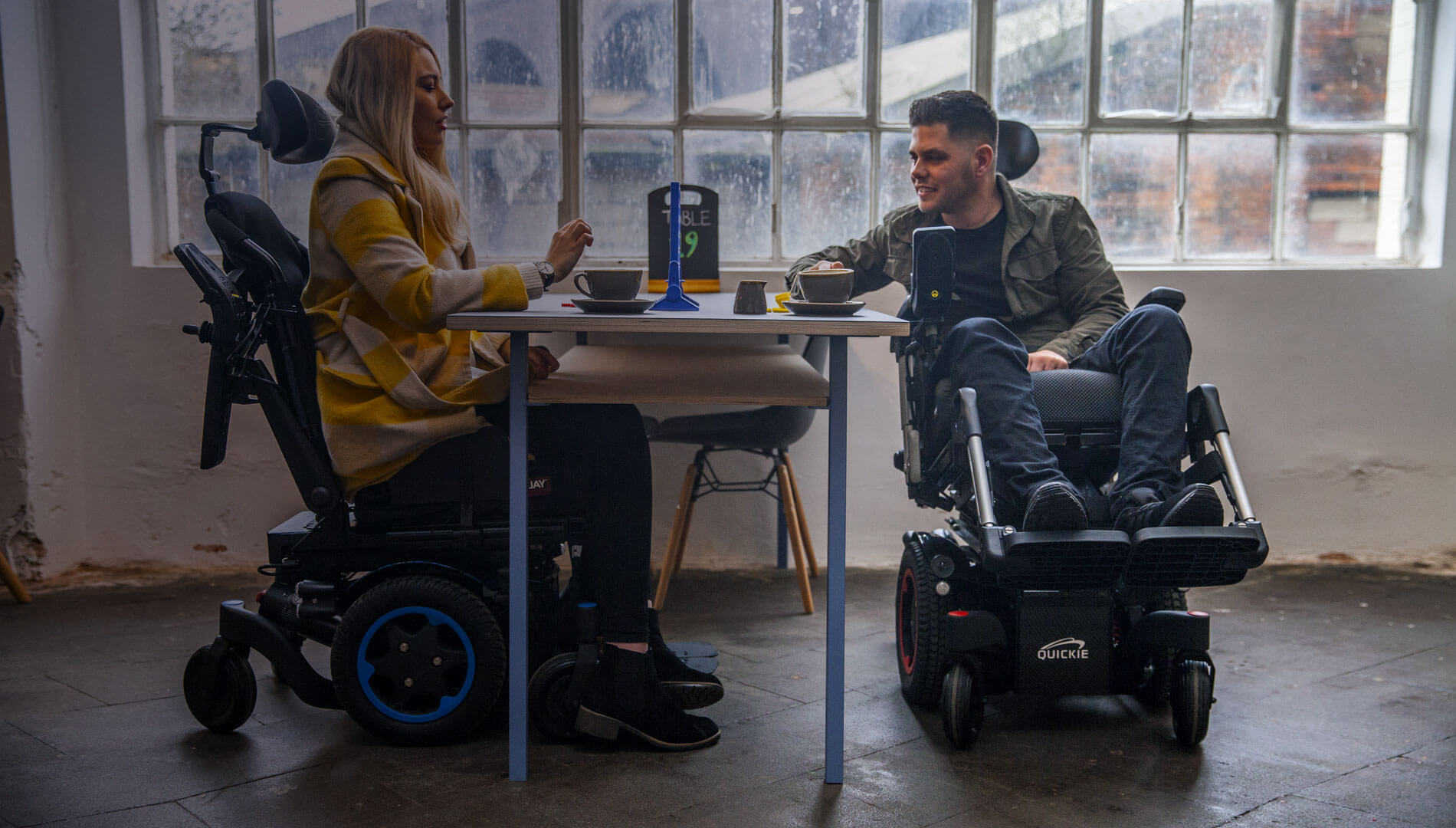 background-q300-m-sedeo-pro-indoors