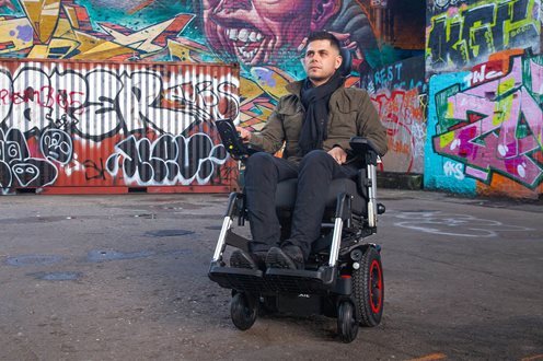 lifestyle-q300-m-mini-pro-1